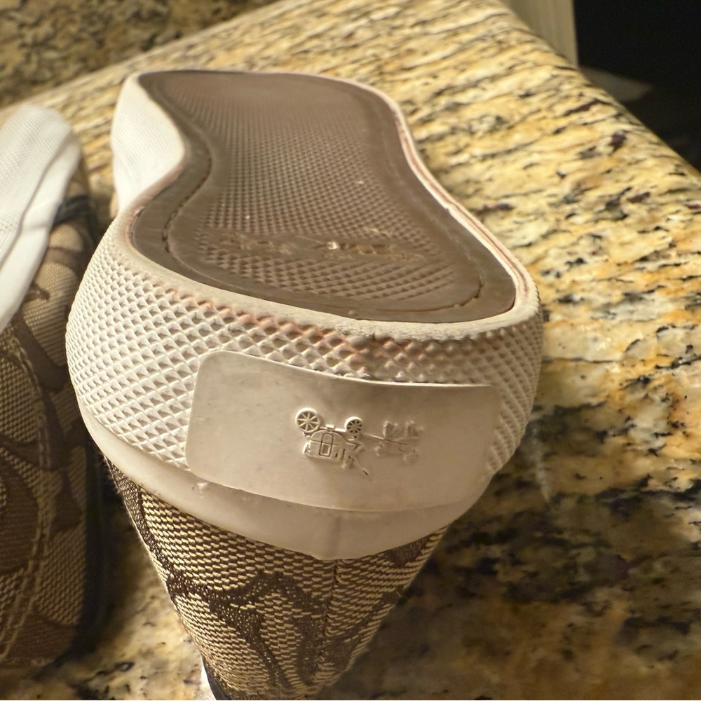 Coach khaki red insoles slip on sneaker in perfect condition. - Picture 6 of 8
